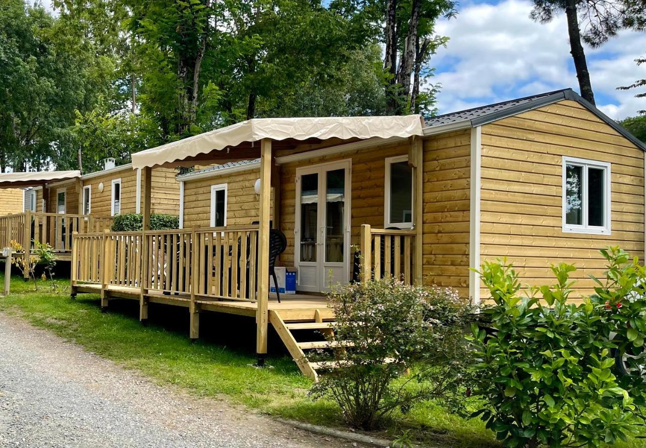 Camping Le Pressoir Petit-Palais-et-Cornemps Exterior photo