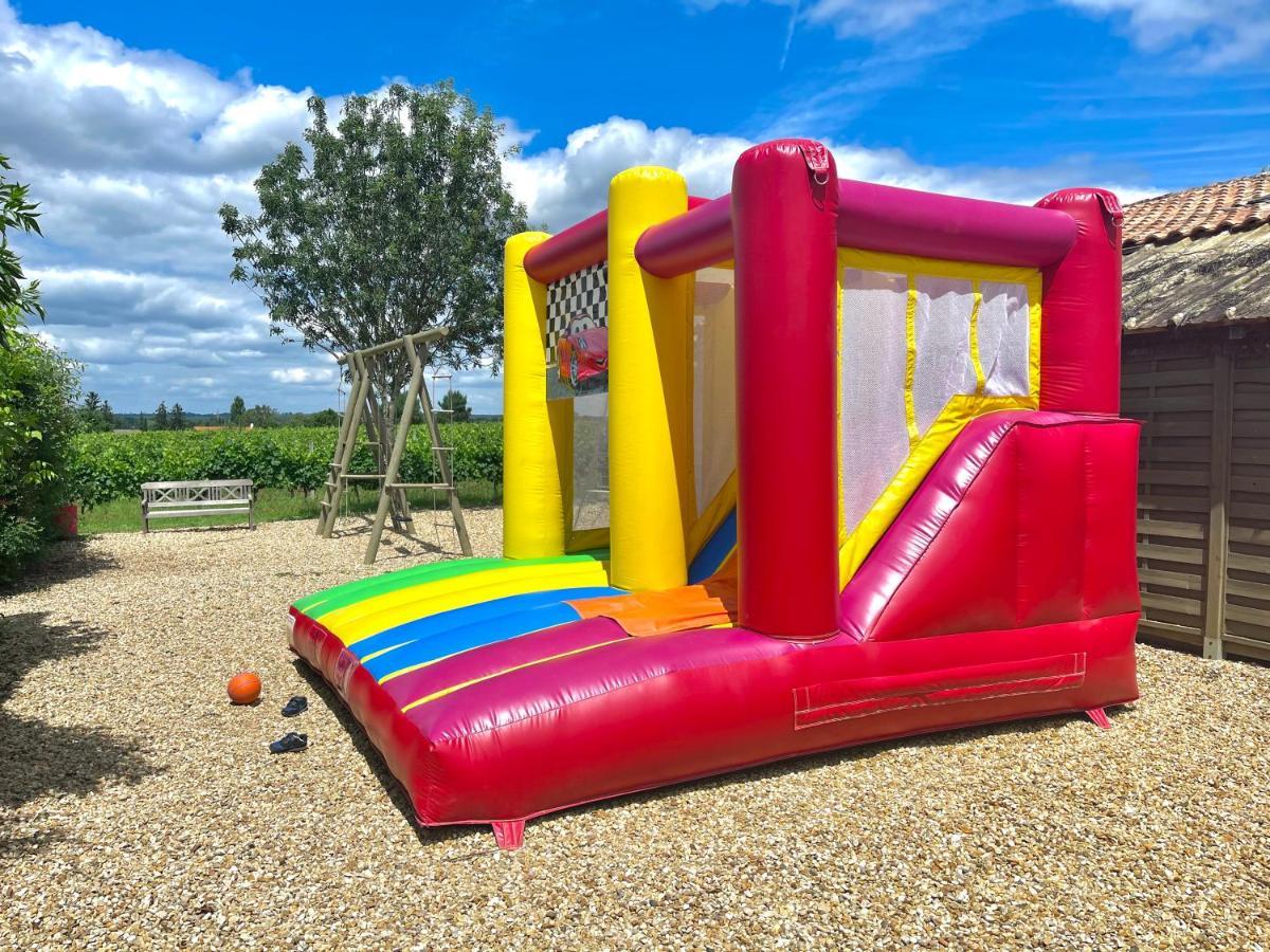 Camping Le Pressoir Petit-Palais-et-Cornemps Exterior photo