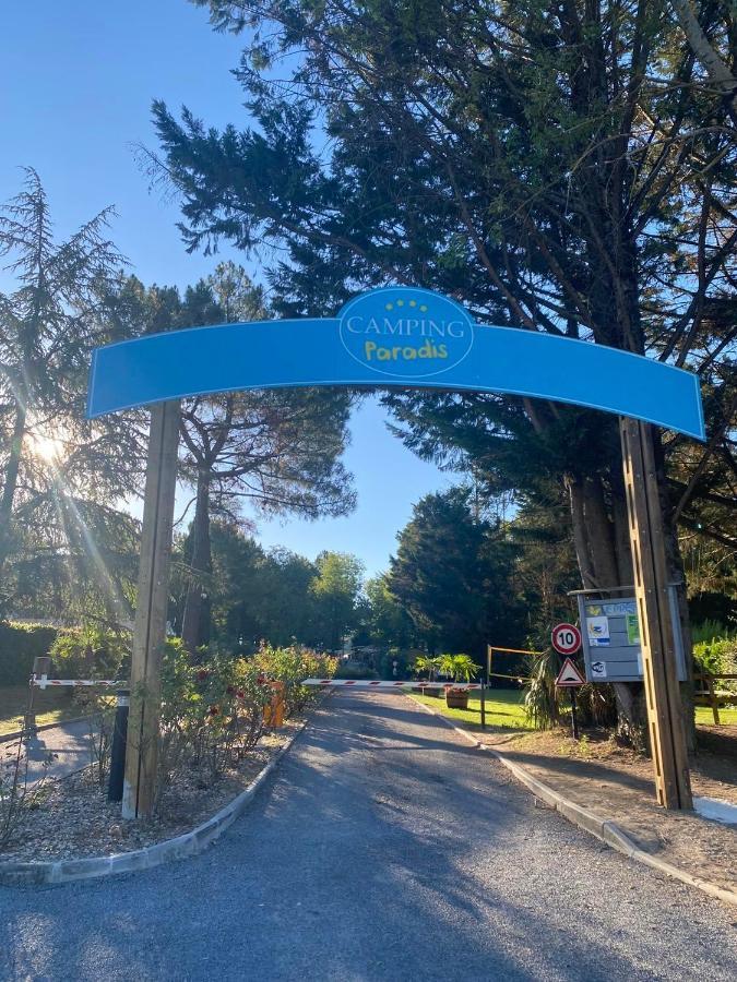 Camping Le Pressoir Petit-Palais-et-Cornemps Exterior photo
